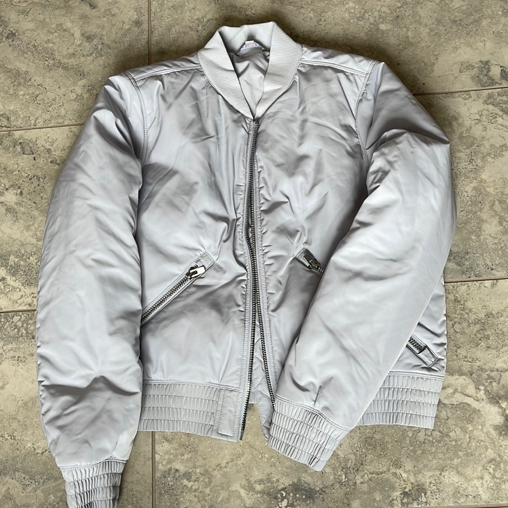 Used like new condition Athleta Jacket It’s like light blue grayish color